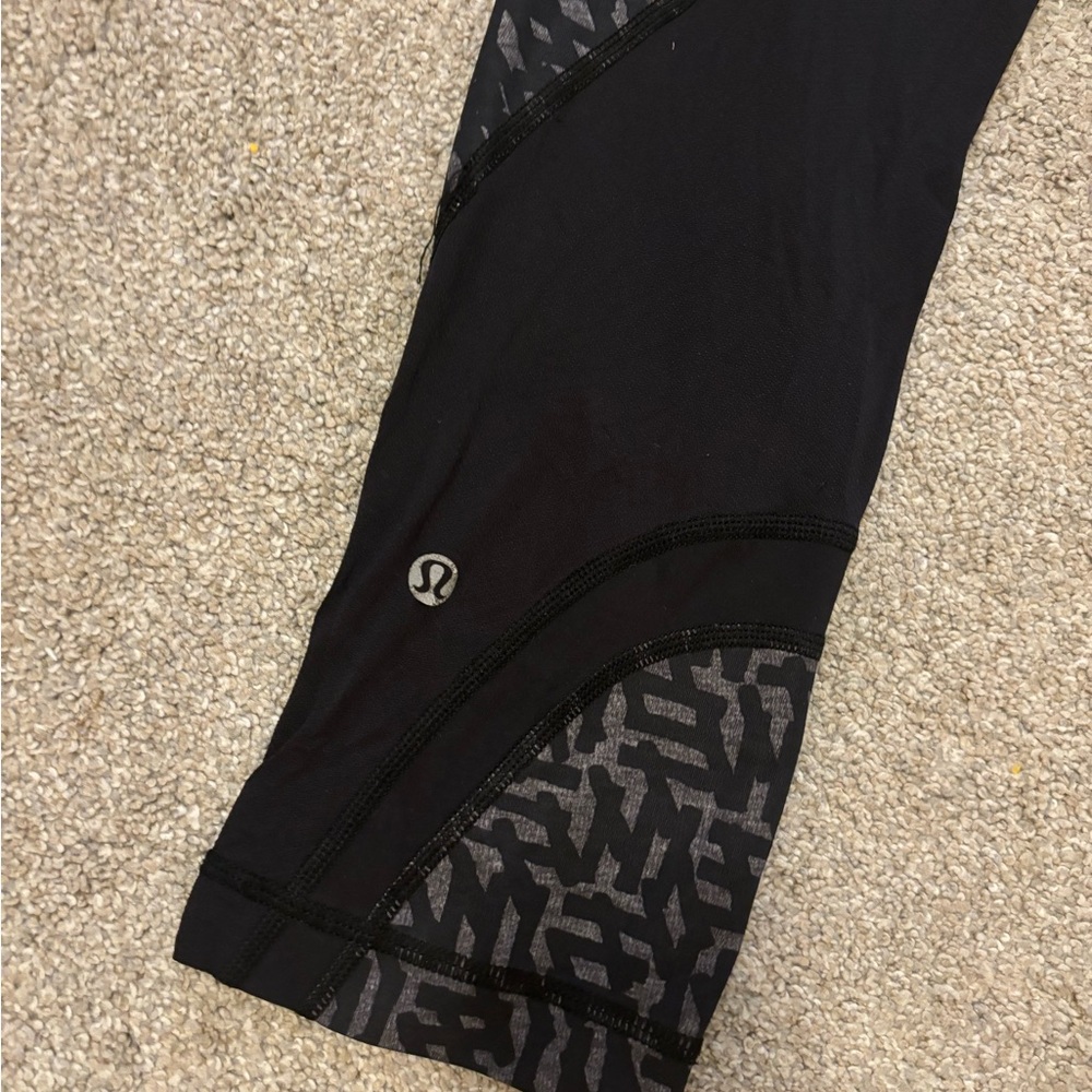 Lululemon cropped leggings - tag fell off so not sure of size but fit like a 4 - Picture 3 of 3